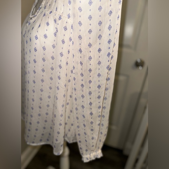 Old Navy Chiffon smocked poet swing blouse- geometric pattern, small white/blue - Picture 8 of 11